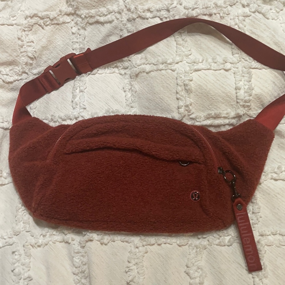 Lululemon Sherpa on the Beat Belt Bag
